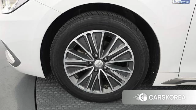 Hyundai Grandeur IG Hybrid id 4203798 из Кореи 28