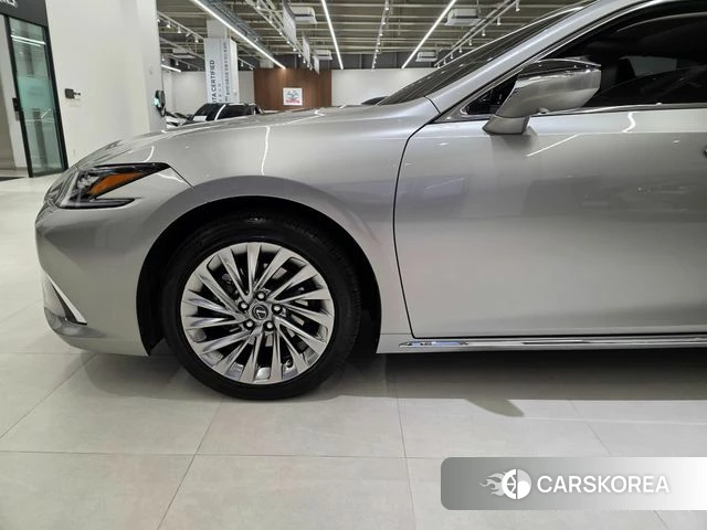 Lexus ES300h 7th generation id 4307938 из Кореи 11