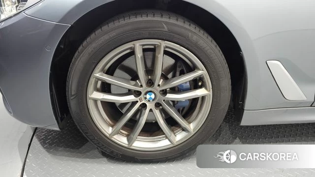 BMW 5 Series (G30) id 4417421 из Кореи 29