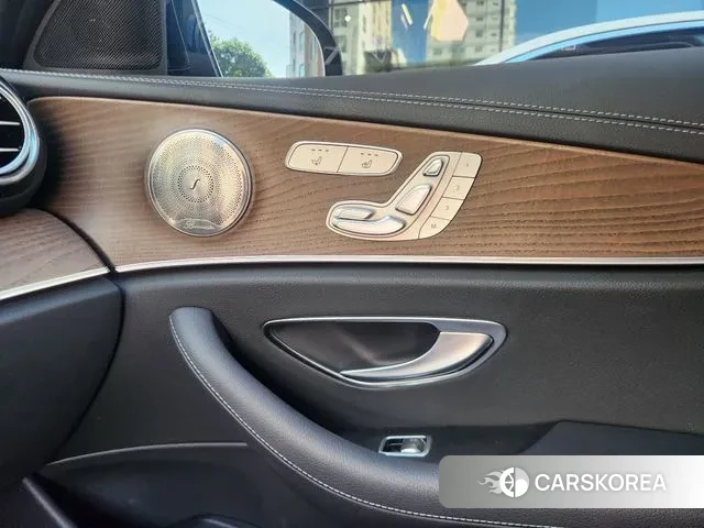 Mercedes-Benz E-Class W213 2023 Синий из Кореи, фото 5