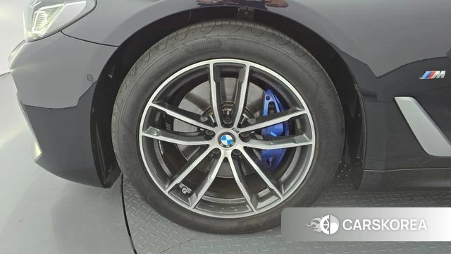 BMW 5 Series (G30) id 4774084 из Кореи 26