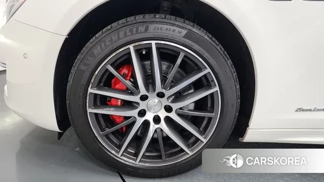 Maserati Ghibli id 3583181 из Кореи 15