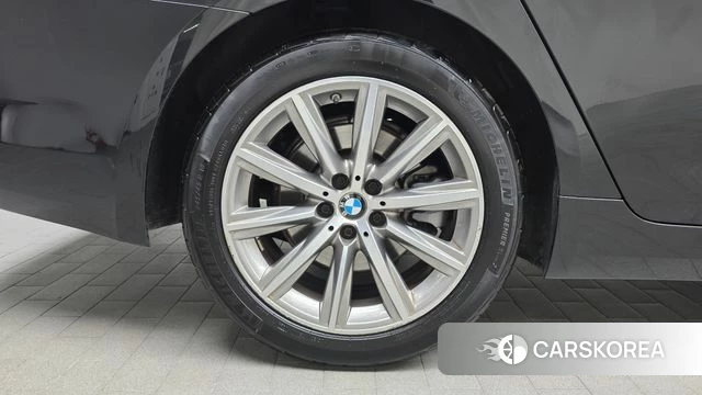 BMW 5 Series (G30) id 4502331 из Кореи 15