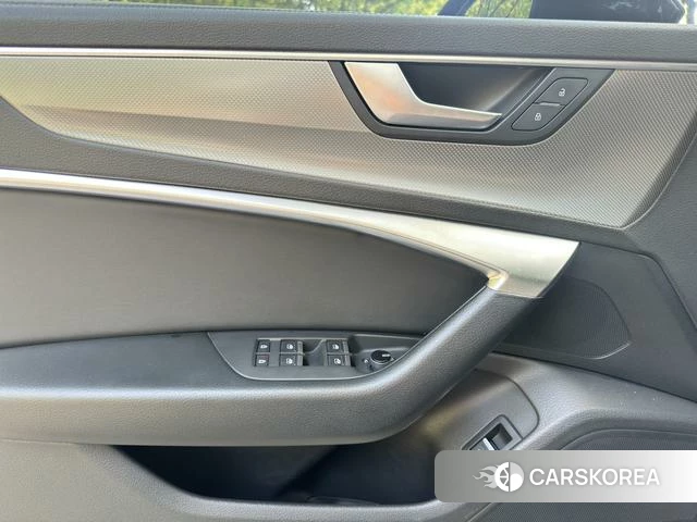 Audi A6L id 4265111 из Китая 9