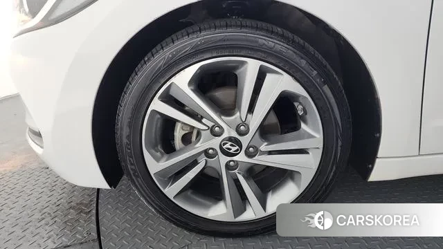 Hyundai Avante AD id 3742712 из Кореи 16