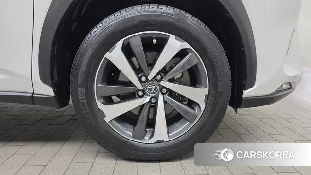 Lexus NX300h id 3439351 из Кореи 15