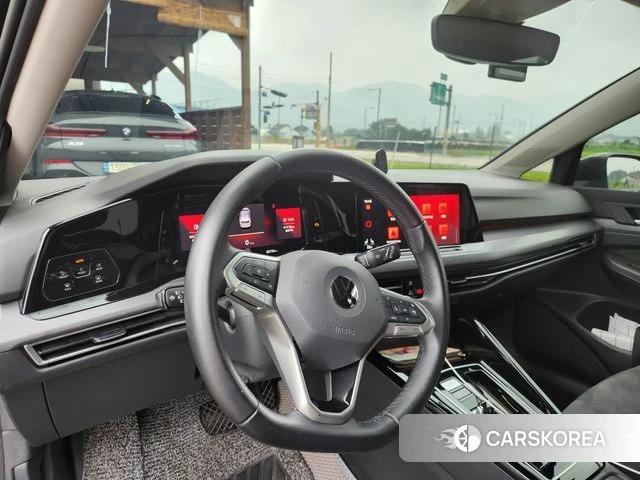 Volkswagen Golf 8th Generation 2023 Черный из Кореи, фото 5