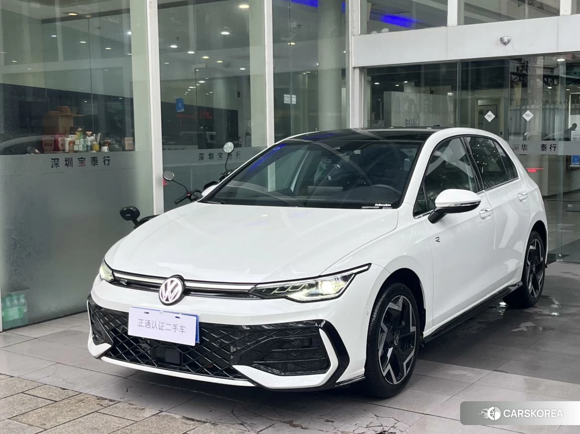 Volkswagen Golf 2024 Белый из Китая, фото 5