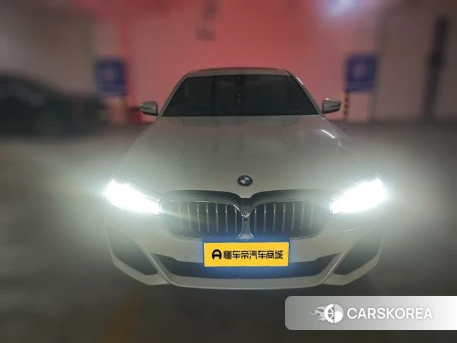 BMW 5 series 2023 Белый из Китая, фото 5