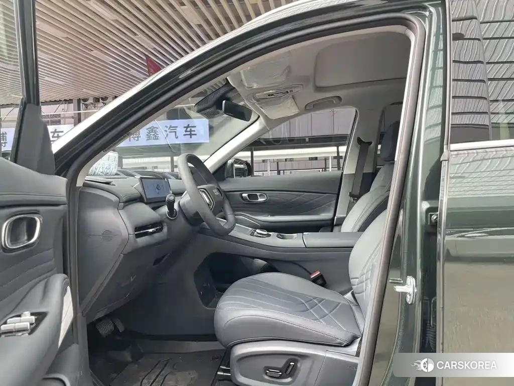 Chang'an UNI-Z New Energy 2026 Silver/gray из Китая, фото 5