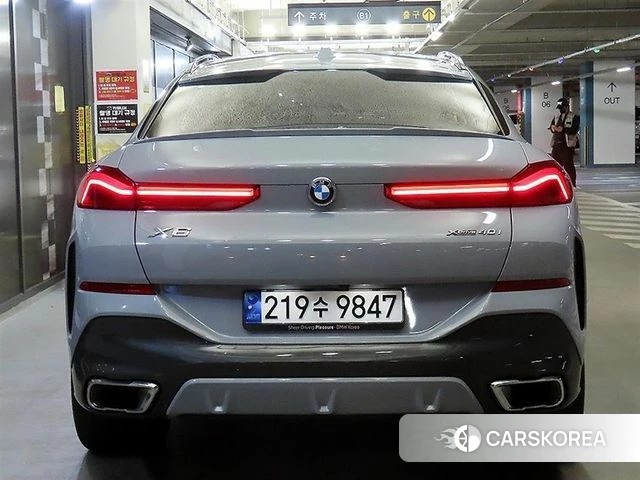 BMW X6 (G06) 2024 Светло-серебряный цвет из Кореи, фото 6