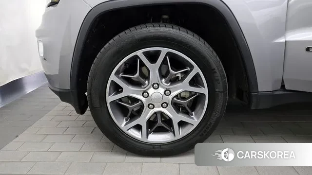 Jeep Grand Cherokee id 3361536 из Кореи 15