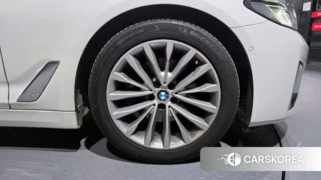 BMW 5 Series (G30) id 3003695 из Кореи 15