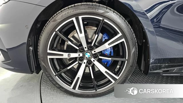 BMW 5 Series (G60) id 4229971 из Кореи 15