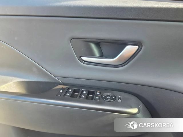Hyundai Kona (SX2) 2023 Белый из Кореи, фото 5