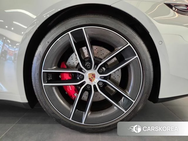 Porsche 911(992) id 4456068 из Кореи 7