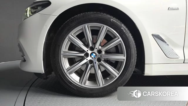 BMW 5 Series (G30) id 4918788 из Кореи 28