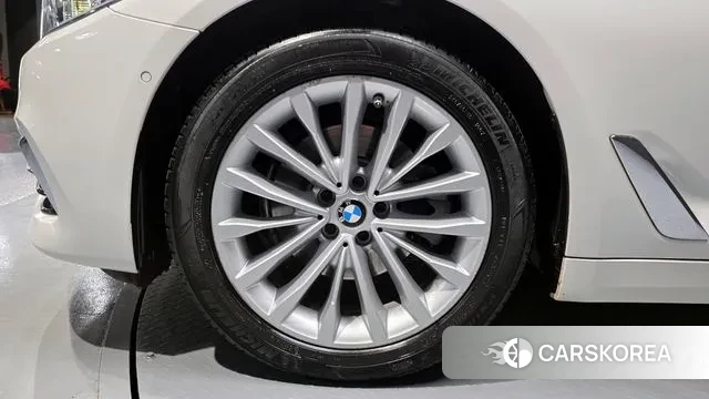 BMW 5 Series (G30) id 3611996 из Кореи 15