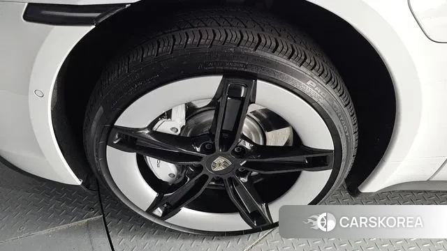 Porsche Taycan id 3347223 из Кореи 15