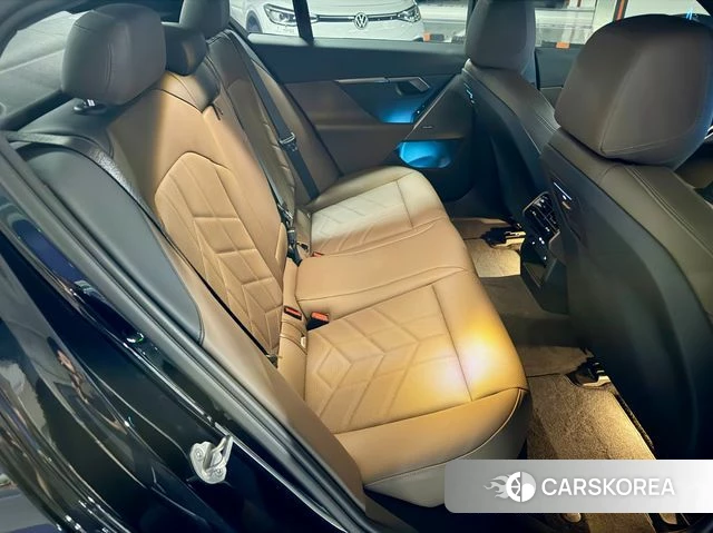 BMW 5 Series (G60) 2026 Черный из Кореи, фото 5