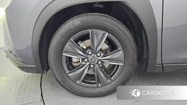 Lexus UX300h id 4516345 из Кореи 27