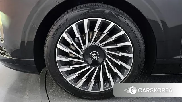 Hyundai Grandeur (GN7) id 3168645 из Кореи 15