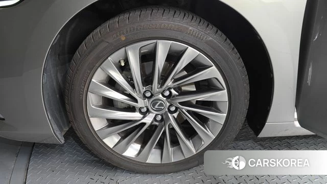 Lexus ES300h 7th generation id 4304322 из Кореи 27
