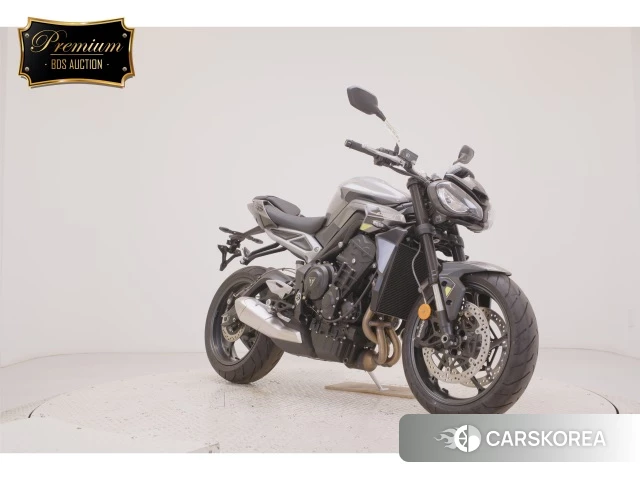 Triumph STREET TRIPLE R 2024 из Японии, фото 4
