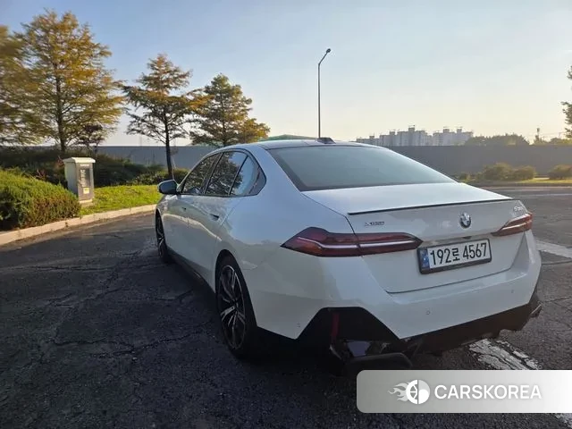 BMW 5 Series (G60) id 3299902 из Кореи 15