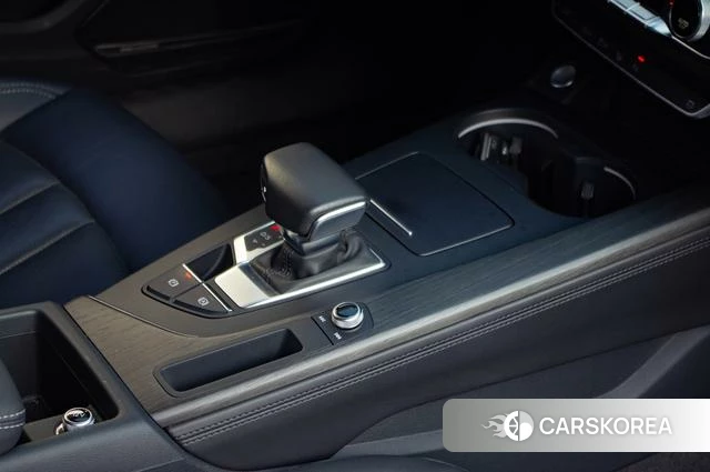 Audi A4L id 4260414 из Китая 9