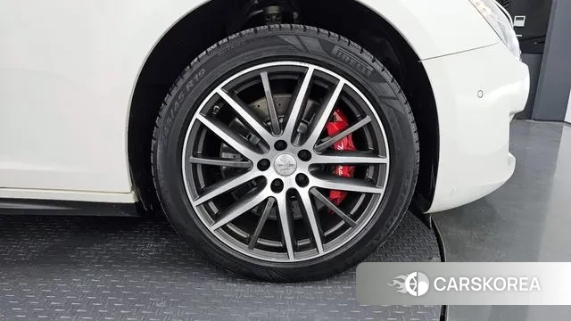 Maserati Ghibli id 3018459 из Кореи 15