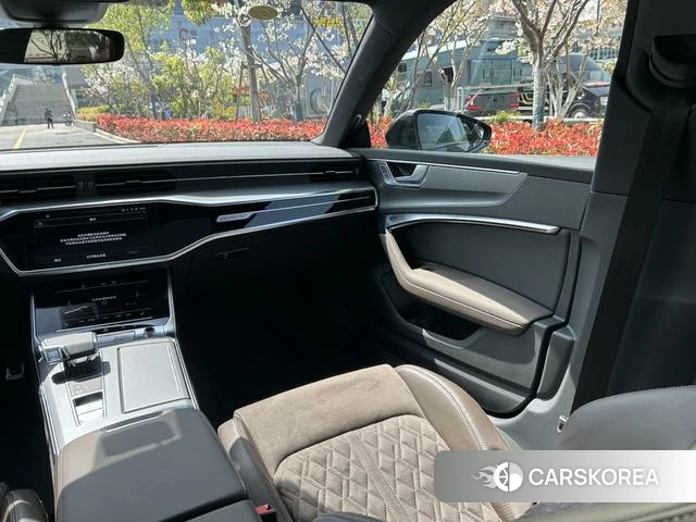 Audi A7L id 4260609 из Китая 10