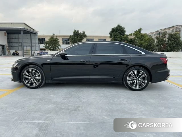 Audi A6L id 4301819 из Китая 9