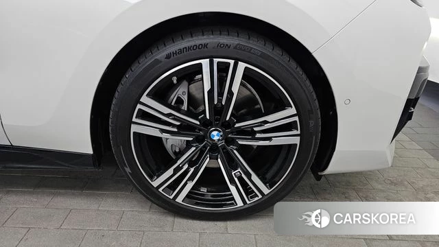 BMW i7 (G70) id 3838520 из Кореи 15