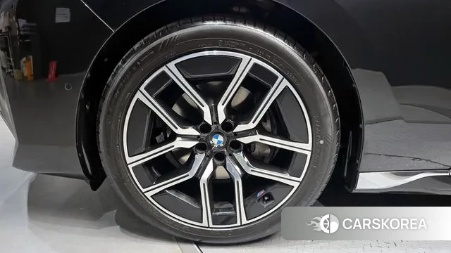 BMW 7 Series (G70) id 3745046 из Кореи 15