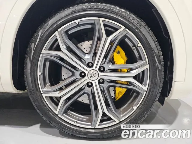 Maserati Levante id 2735942 из Кореи 15