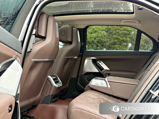 BMW 7 series id 4264655 из Китая 15