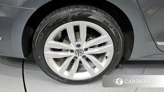 Volkswagen The New Passat id 4318151 из Кореи 27
