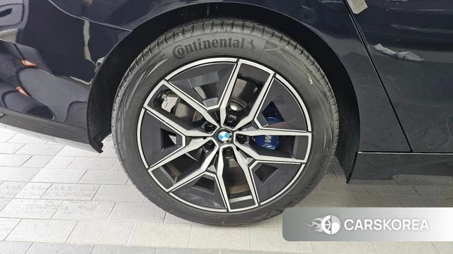 BMW 5 Series (G60) id 4617494 из Кореи 15
