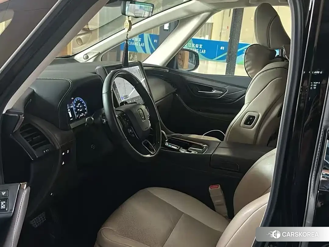 Toyota Vellfire 2024 Черный из Китая, фото 5