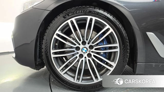 BMW 5 Series (G30) id 4865224 из Кореи 32