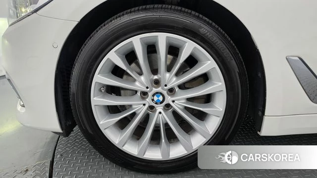 BMW 5 Series (G30) id 4865536 из Кореи 33