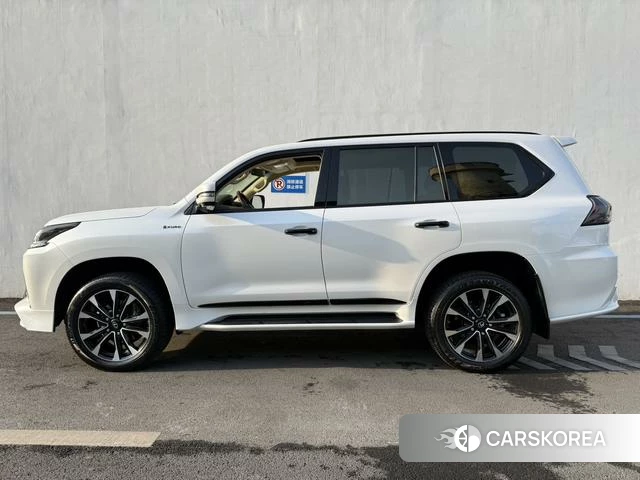 Lexus LX id 4260687 из Китая 15