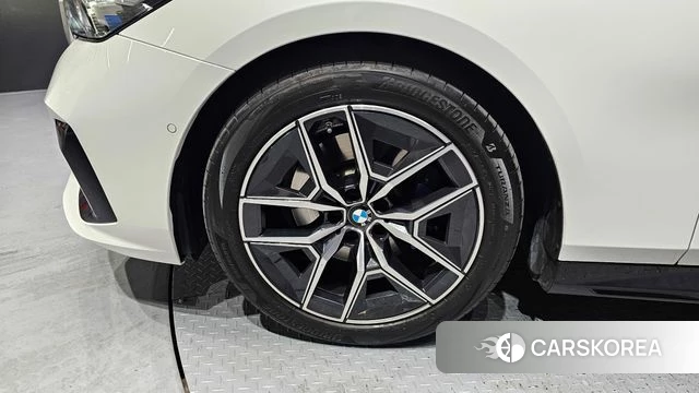 BMW 5 Series (G60) id 3825776 из Кореи 15