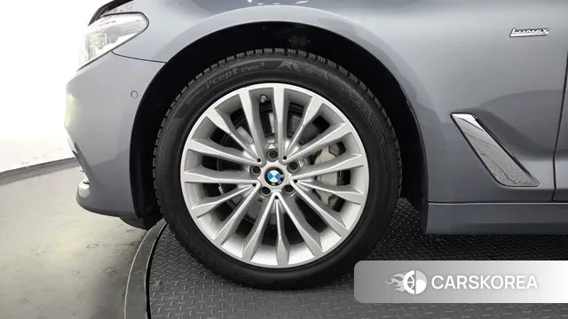 BMW 5 Series (G30) id 3641506 из Кореи 15