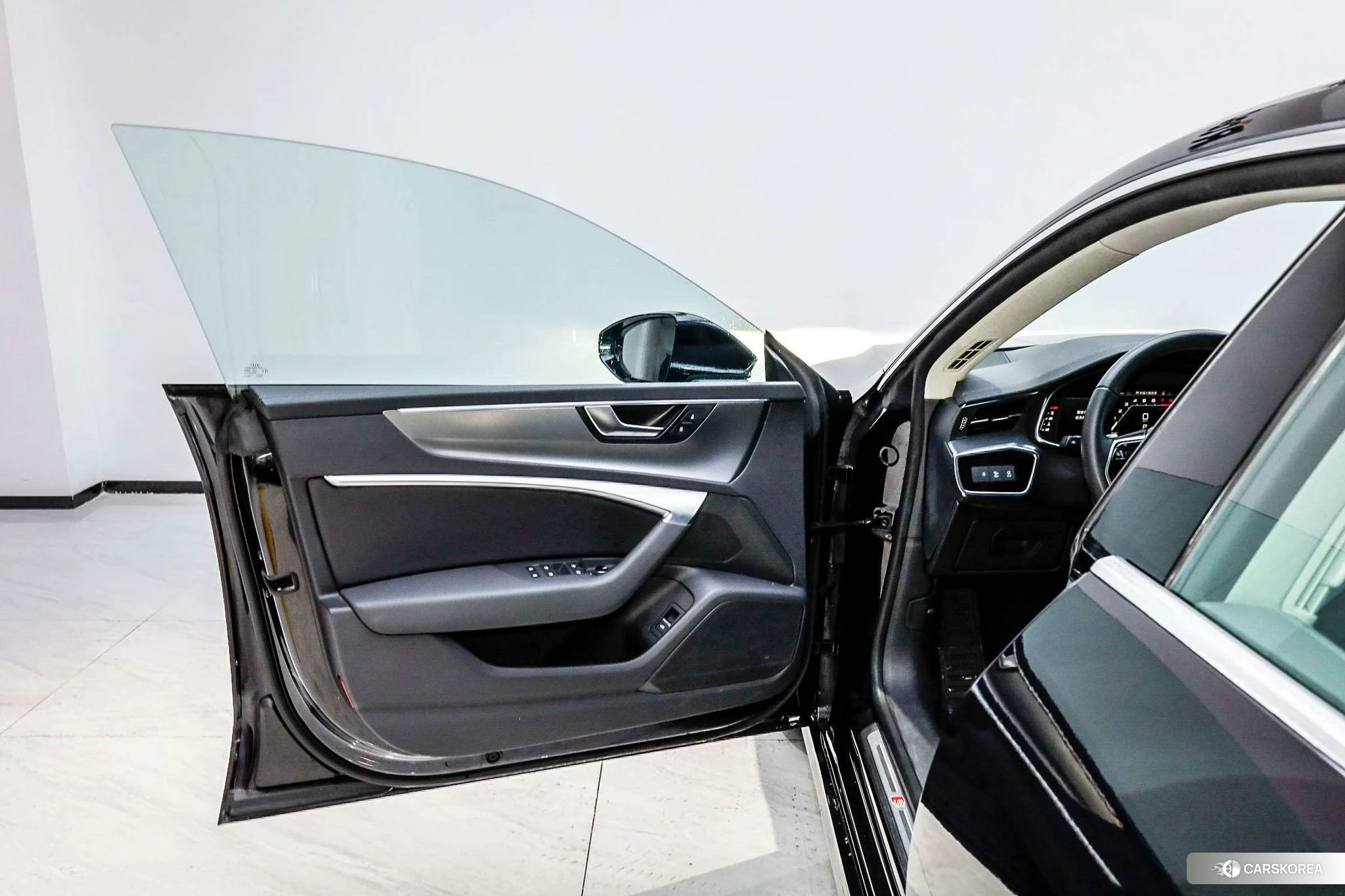 Audi A7L id 4467994 из Китая 29