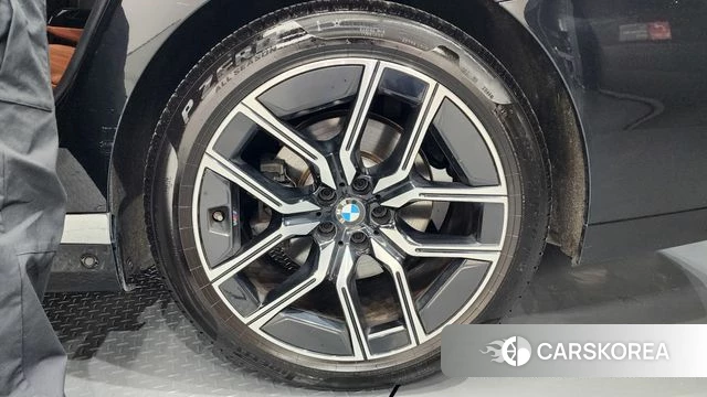 BMW 7 Series (G70) id 3811353 из Кореи 15