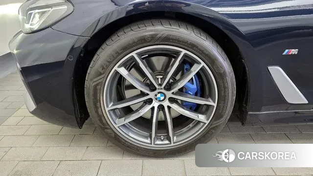 BMW 5 Series (G30) id 3685209 из Кореи 15