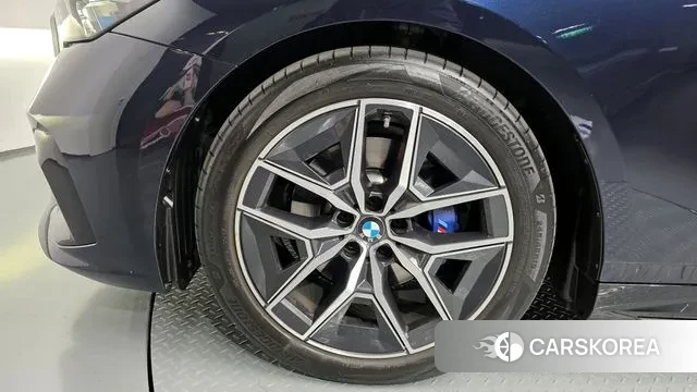 BMW 5 Series (G60) id 3634089 из Кореи 15