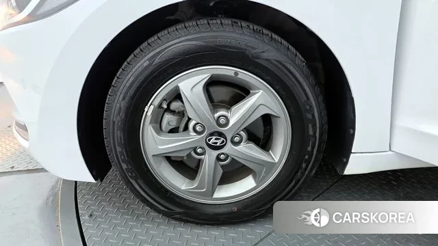 Hyundai Avante AD id 3013977 из Кореи 15